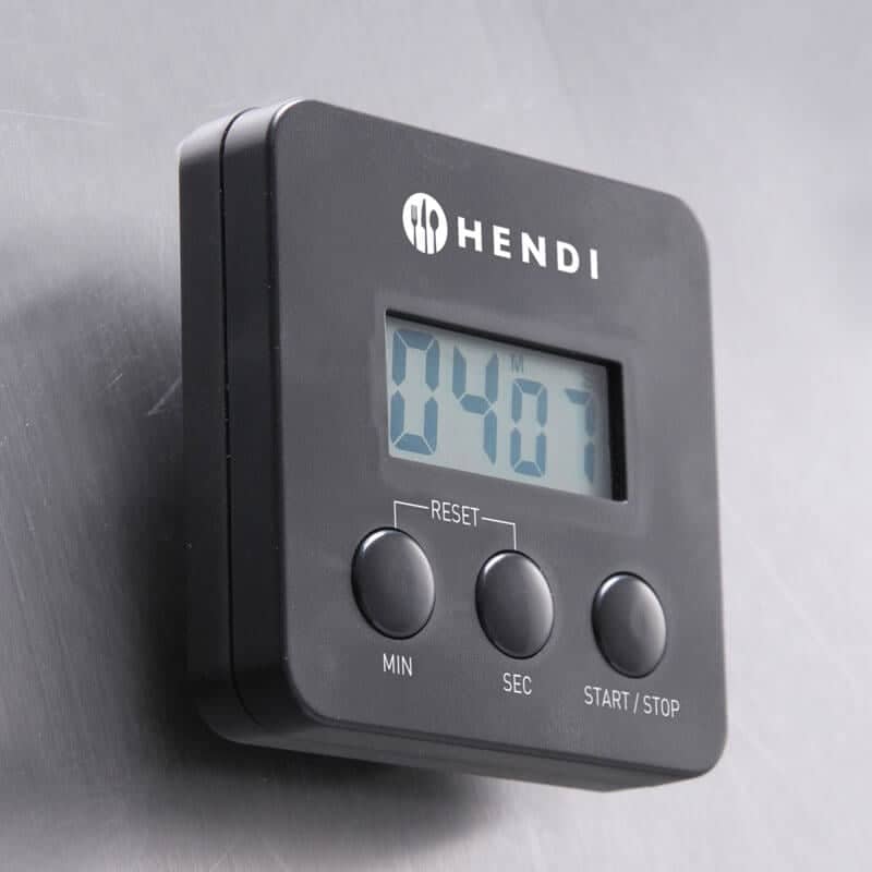 Digital kitchen timer with magnetic clip